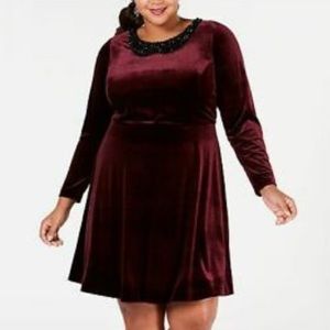 ❤️... Betsey Johnson Peter Pan Collar Dress